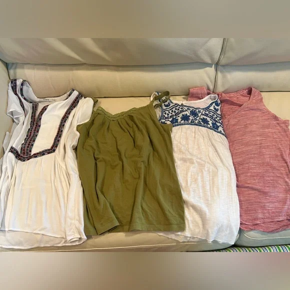 4 Top Bundle! Ricki’s, Northern Reflections and more. Sizes M/L ptp is 16.5-18” - Picture 13 of 13